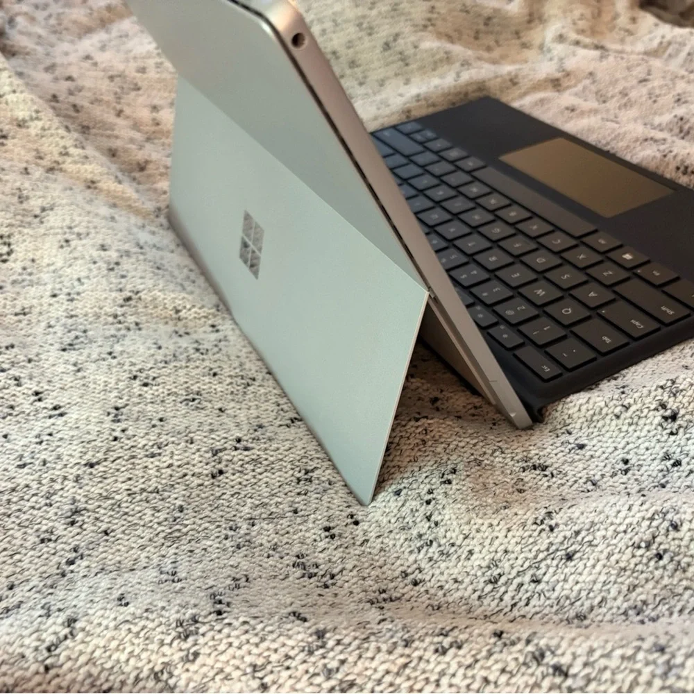 Microsoft Surface Laptop Silver Premium Design